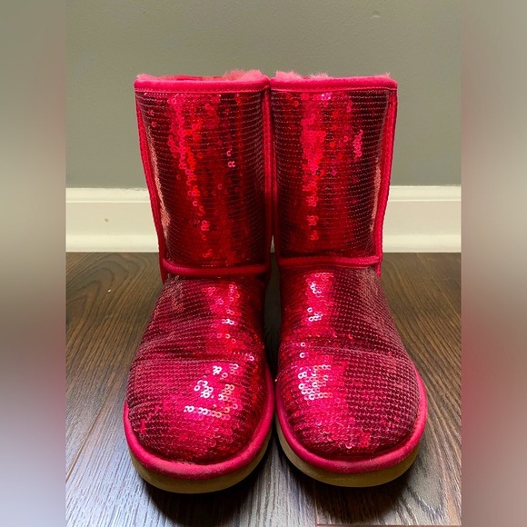 Vintage Sparkly Red Uggs - Picture 6 of 6